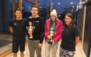 Klara Michelt (2.v.r.) und Jan-Philipp Kortmann (2.v.l.) gewinnen den Allrounder-Pokal.